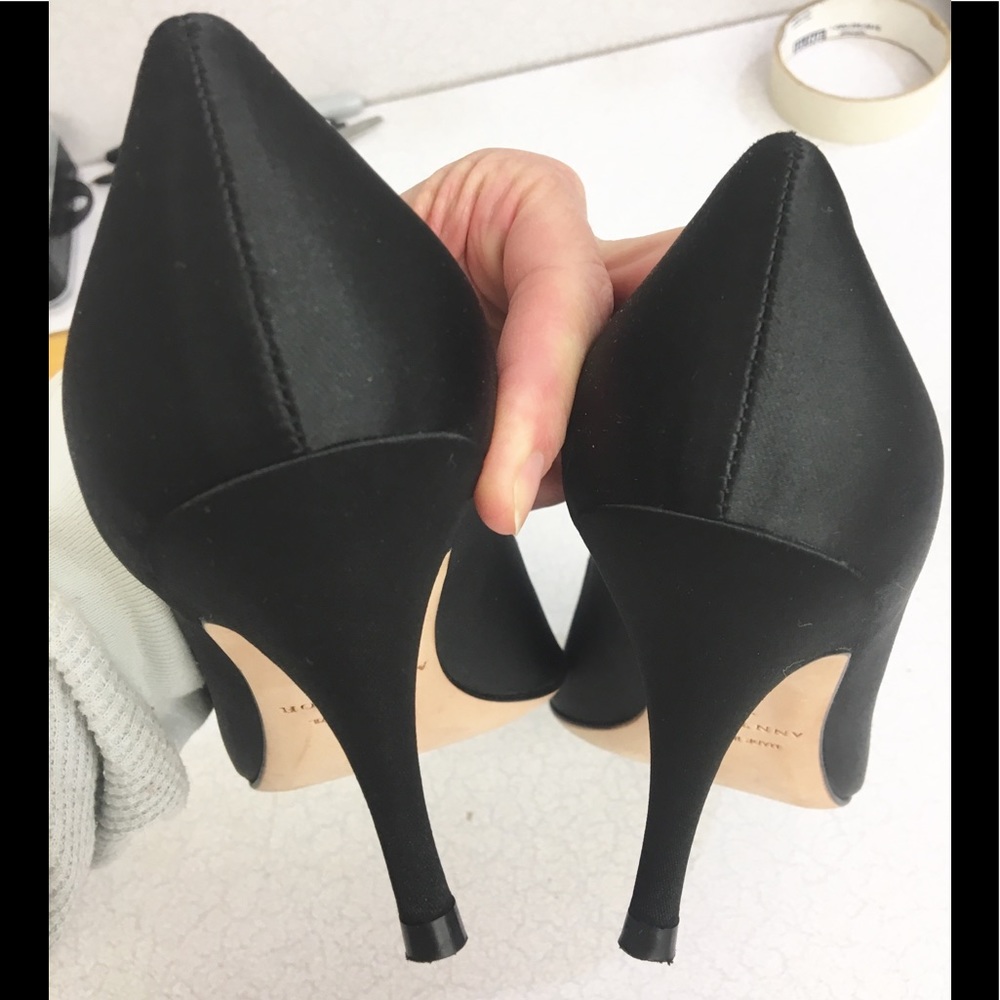 Gorgeous Ann Taylor satin pumps - Picture 5 of 8